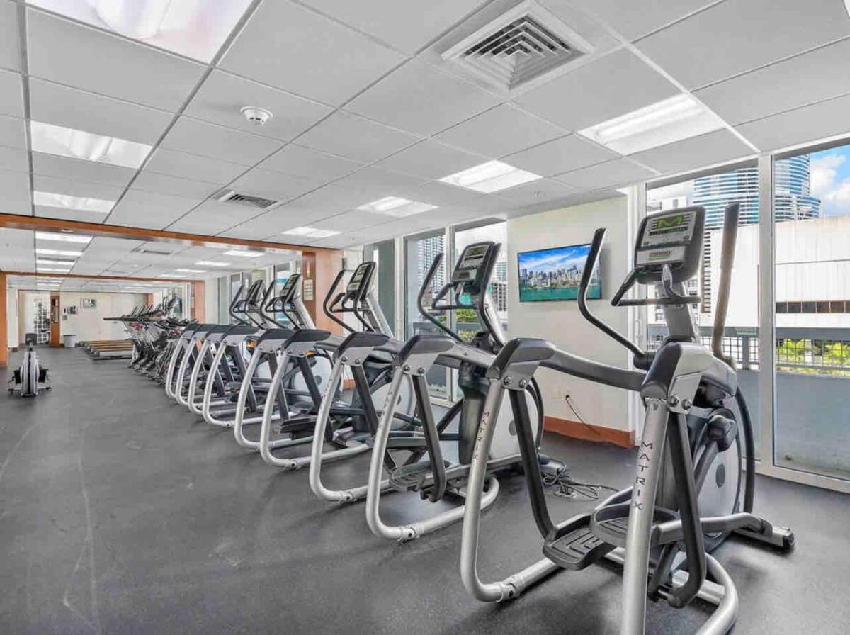 Brickellriver Loft With Parking & 12 Min To South Apartment