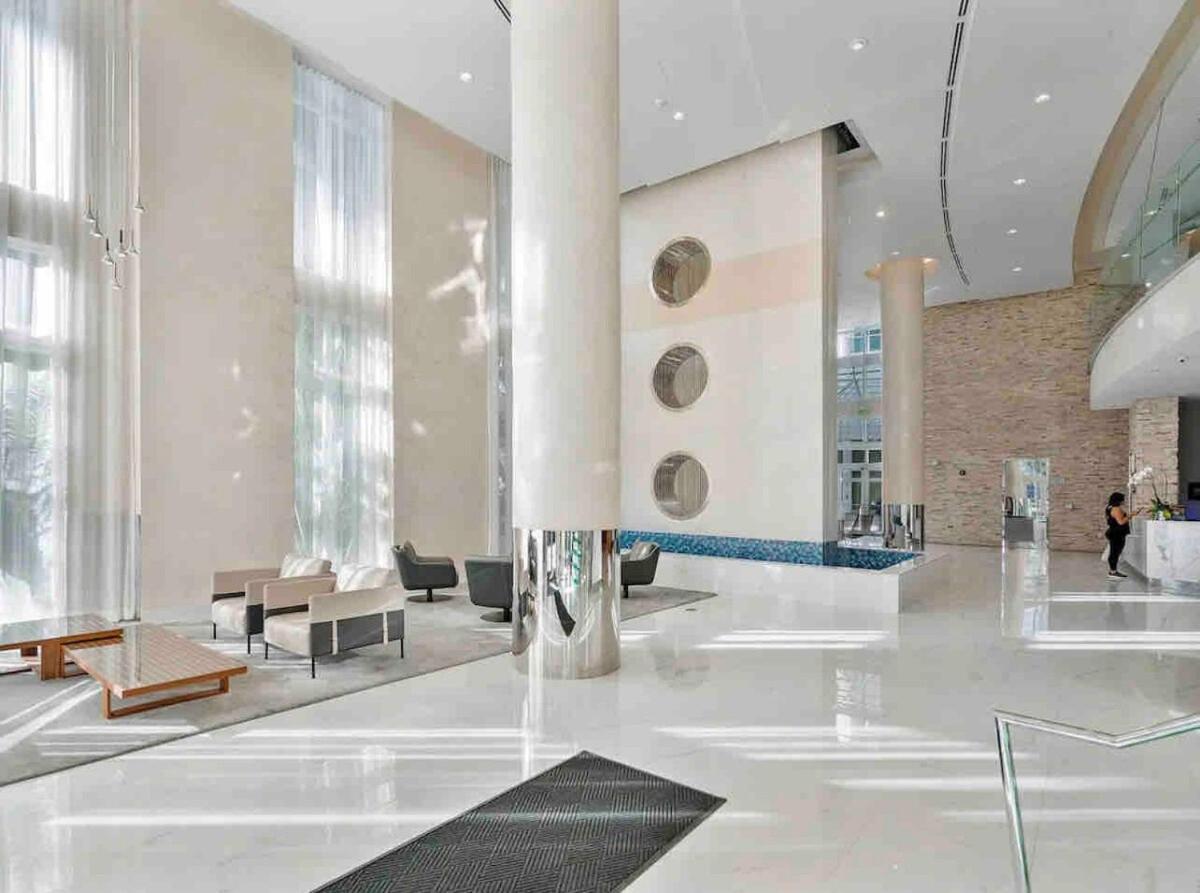 Apartment Brickellriver Loft With Parking & 12 Min To South *