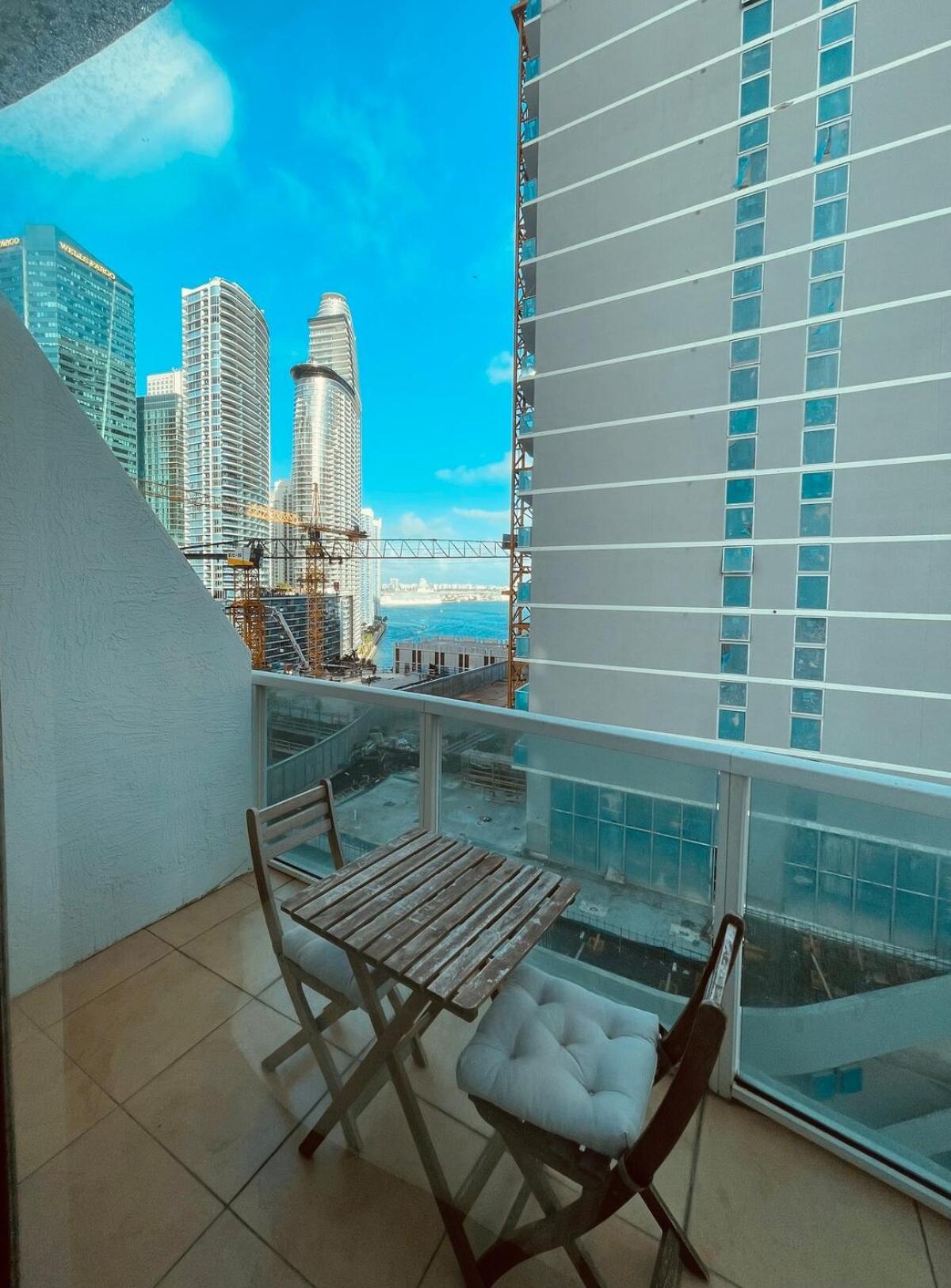 Brickellriver Loft With Parking & 12 Min To South Miami
